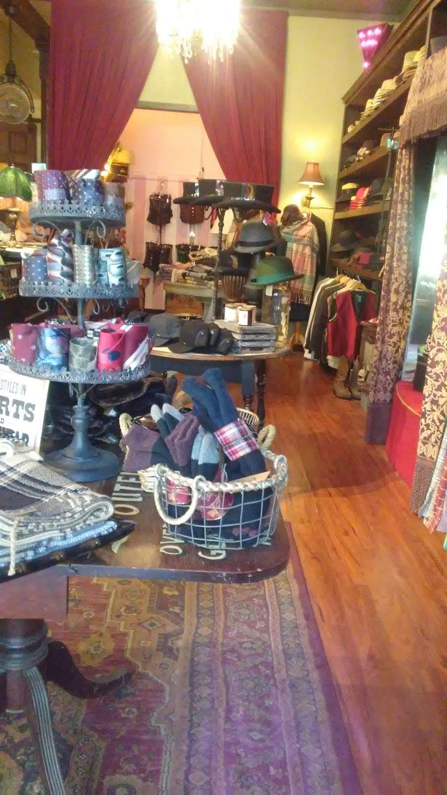 The Hat Shop | 17 Canyon Lake Dr, Port Costa, CA 94569, USA