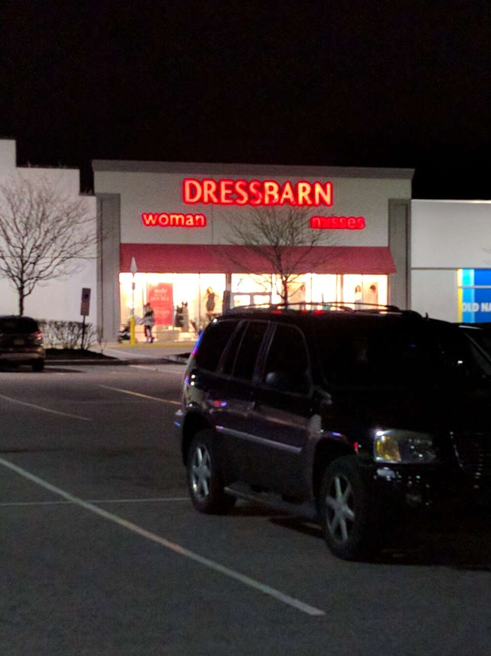 dressbarn | 400 South State Rd Suite ABC-6, Springfield, PA 19064, USA | Phone: (610) 544-4283