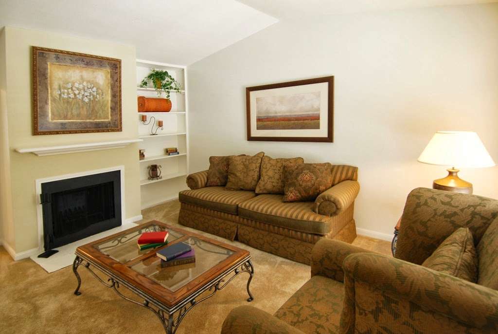 Copper Lodge Apartment Homes | 1000 Cypress Station Dr, Houston, TX 77090, USA | Phone: (281) 893-1111