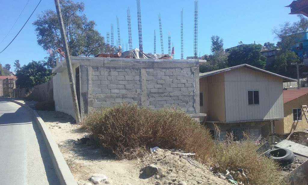 bravos market | Rampa Guadalupe Victoria, Pedregalde Sta Julia, 22604 Tijuana, B.C., Mexico | Phone: 664 549 2529