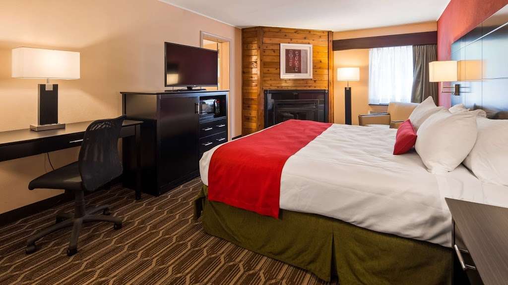 Best Western Plus Poconos Hotel | 2647 PA-715, Tannersville, PA 18372 | Phone: (570) 629-4100