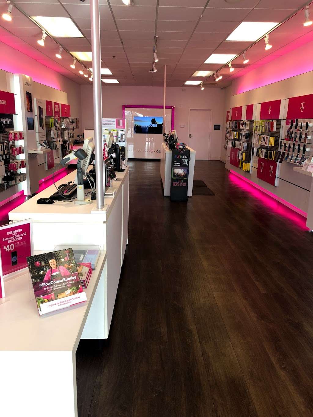 T-Mobile | 797 Peoria St Ste C, Aurora, CO 80011 | Phone: (303) 364-3337