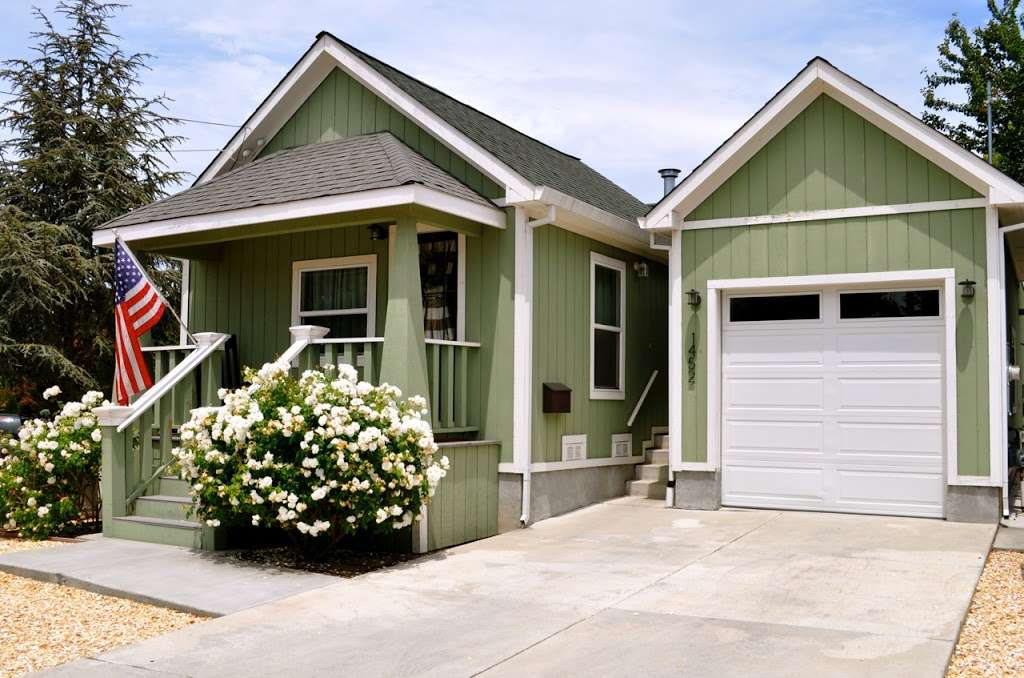 Cottage Petite | 3748, 1452 Ash St, Napa, CA 94558, USA | Phone: (707) 312-1714