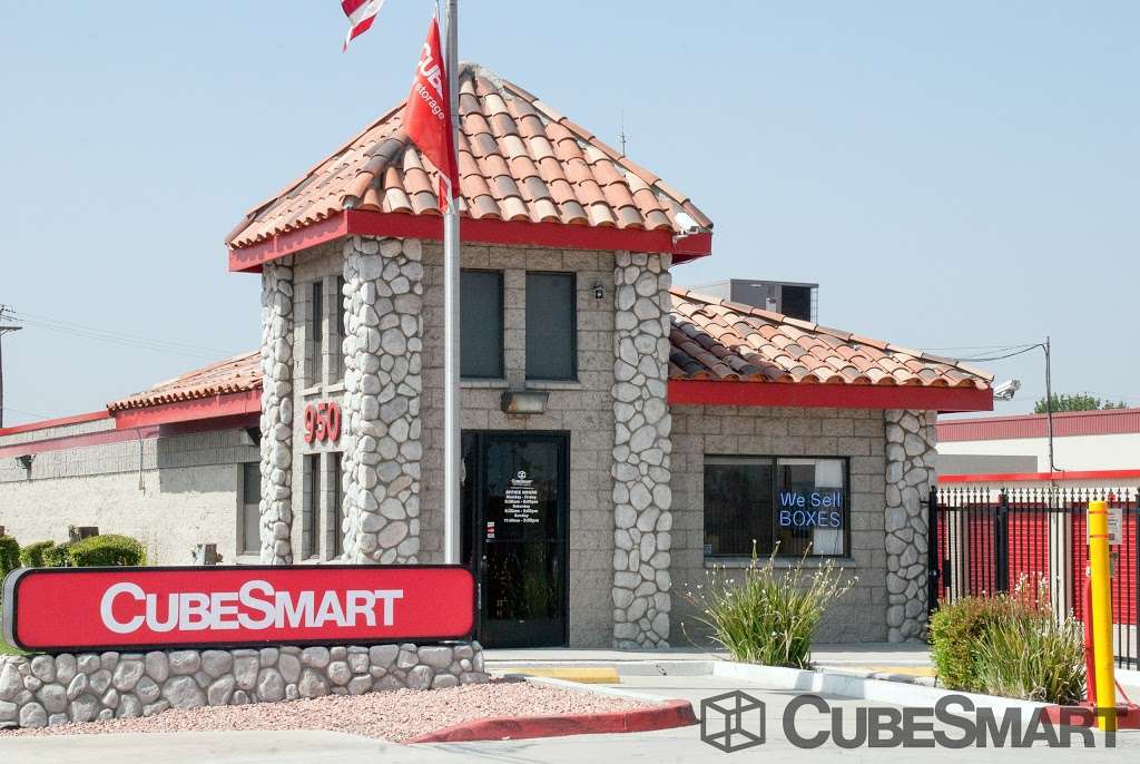 CubeSmart Self Storage | 950 N Tippecanoe Ave, San Bernardino, CA 92410, USA | Phone: (909) 885-8590