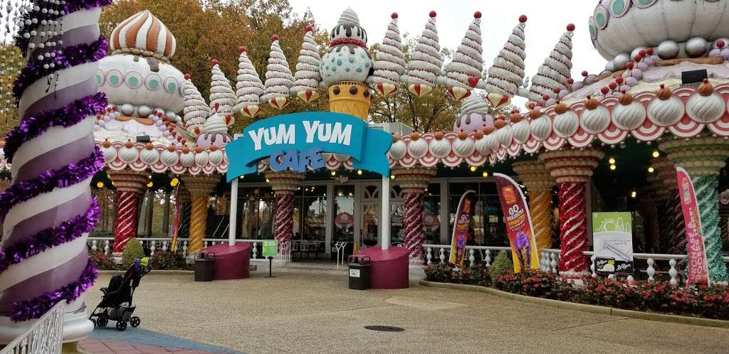 Yum-Yum Cafe | 1 Six Flags Blvd, Jackson, NJ 08527, USA