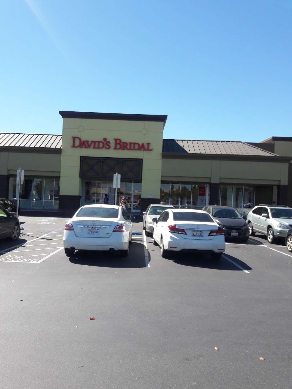 Davids Bridal | 1212 Fitzgerald Dr, Pinole, CA 94564 | Phone: (510) 222-5640