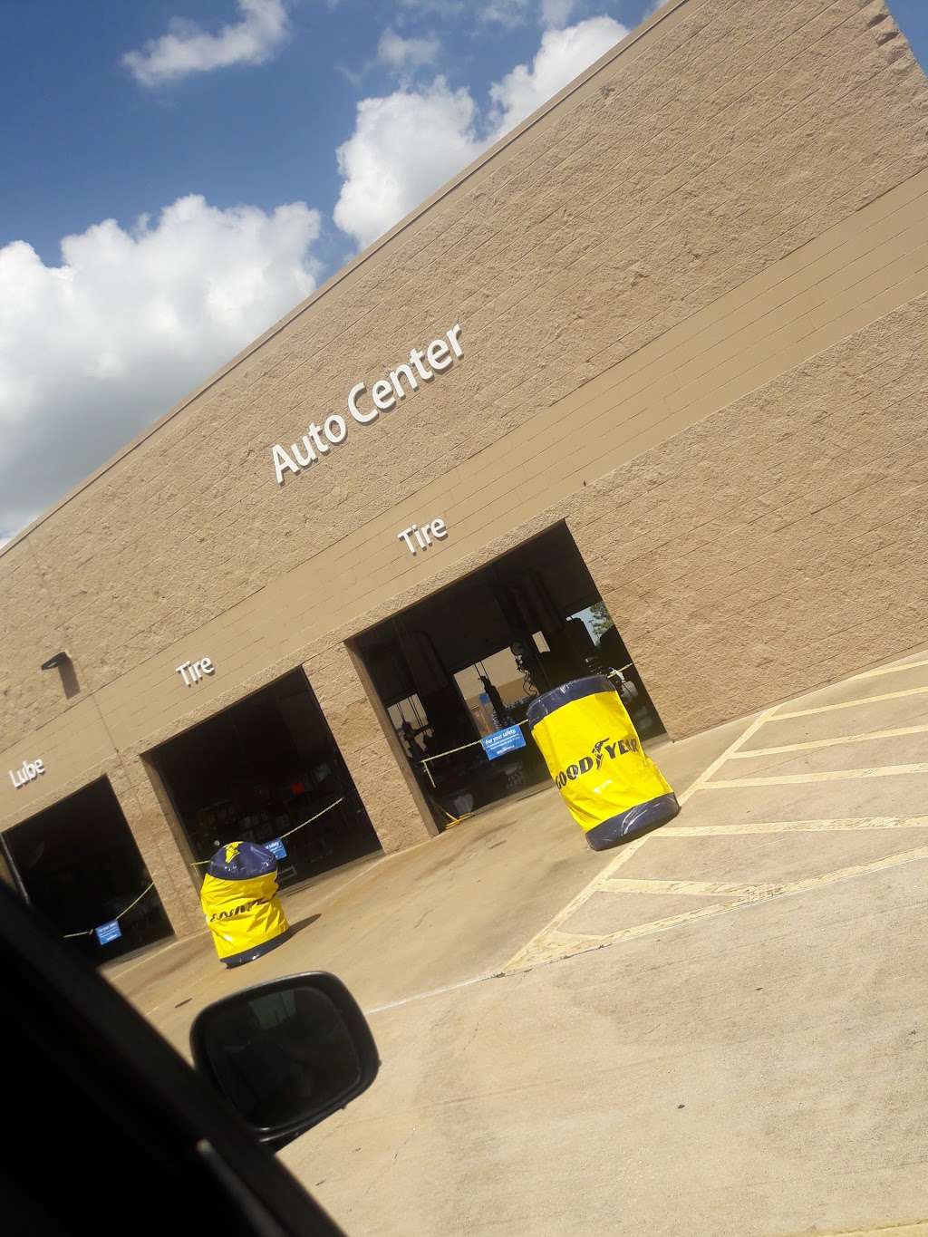 Walmart Auto Care Centers | 4900 Garth Rd, Baytown, TX 77521, USA | Phone: (281) 421-5864