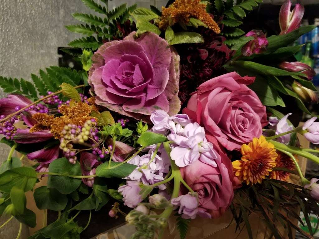Heather House Floral Designs | 903 Nissley Rd, Lancaster, PA 17601, USA | Phone: (717) 459-3023