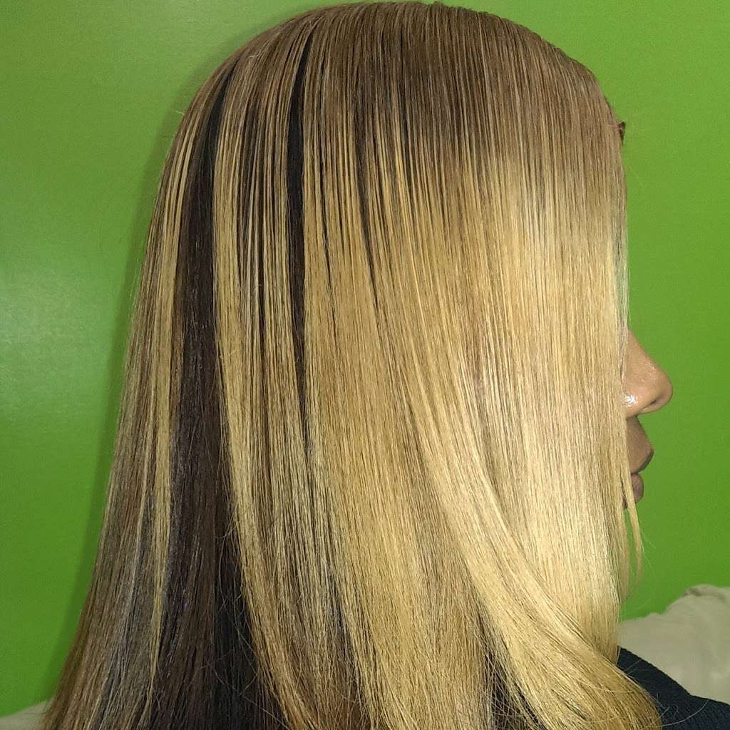 Patricia@Weeds Salon | 6 Wildwood Ave, Oakland, CA 94610, USA | Phone: (510) 452-9103