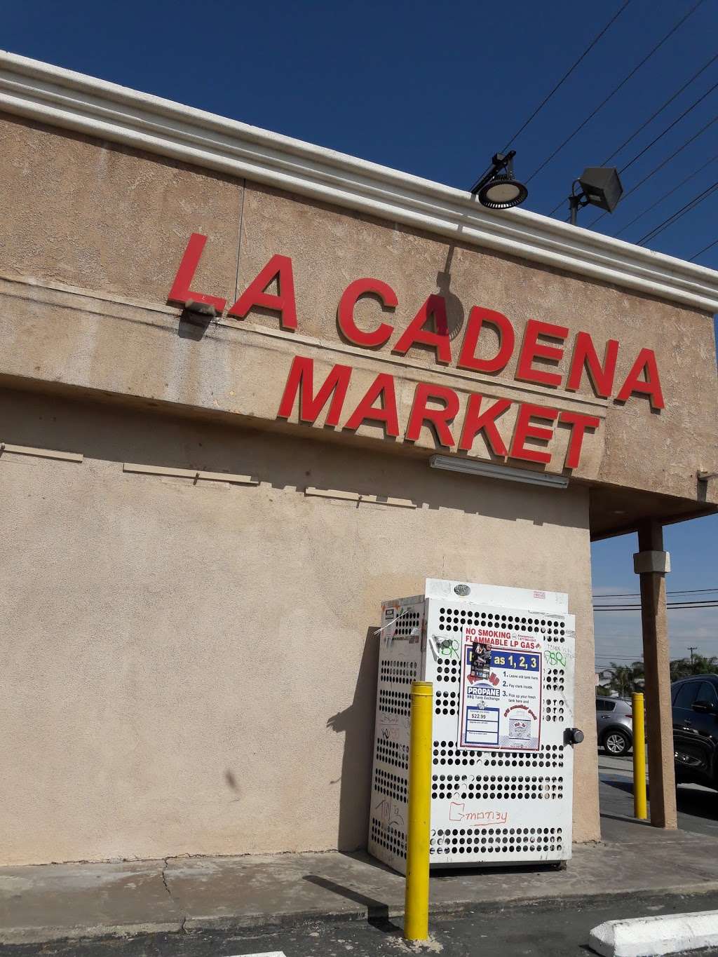 La Cadena Market | 15446 San Bernardino Ave, Fontana, CA 92335, USA | Phone: (909) 823-4020