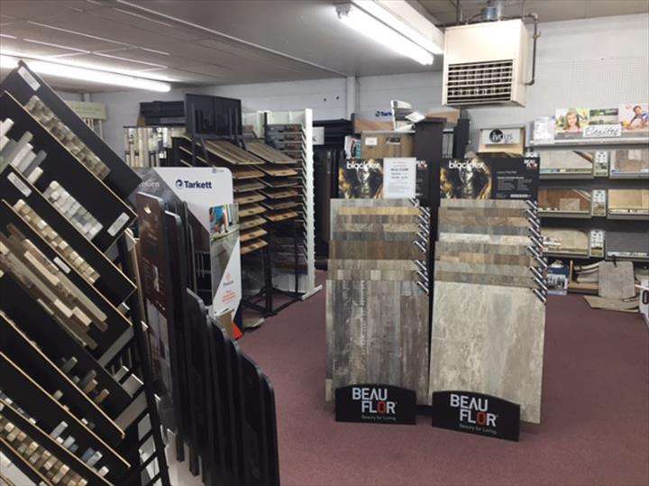Thomas Floor & Wall Coverings | 808 15th St SE, De Motte, IN 46310, USA | Phone: (219) 987-2525