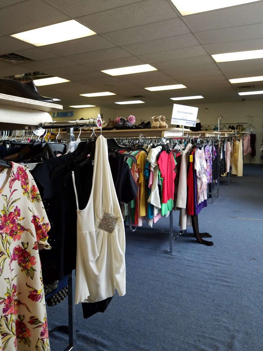 Goodwill 594 US206, Bordentown, NJ 08505, USA BusinessYab