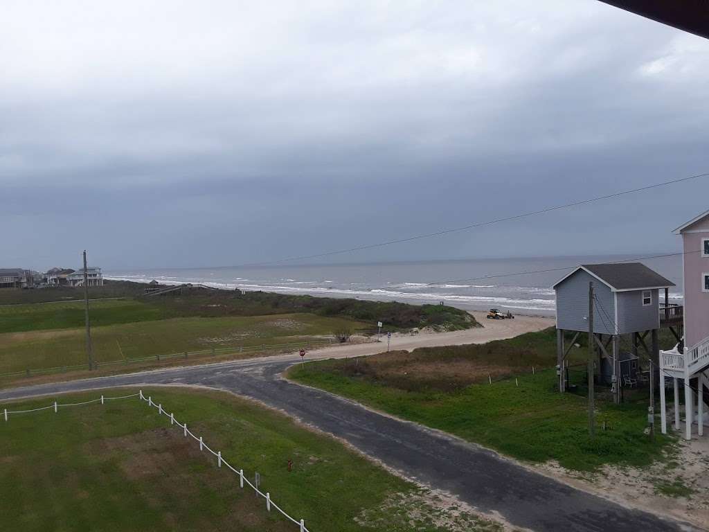 1 Amazing View | 1130 Blue Water Dr, Crystal Beach, TX 77650, USA | Phone: (409) 658-4848