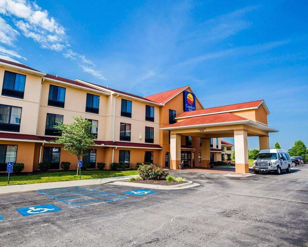 Comfort Inn Kansas City / Airport | 11100 N Ambassador Dr, Kansas City, MO 64153 | Phone: (816) 569-2500