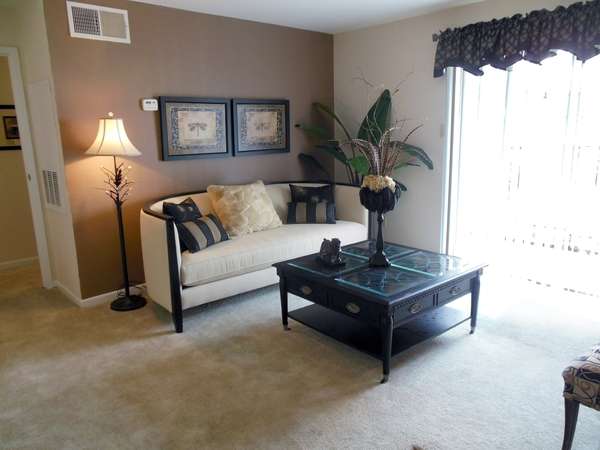 Walden Pond Apartments | 12850 Whittington Dr, Houston, TX 77077 | Phone: (281) 497-7317