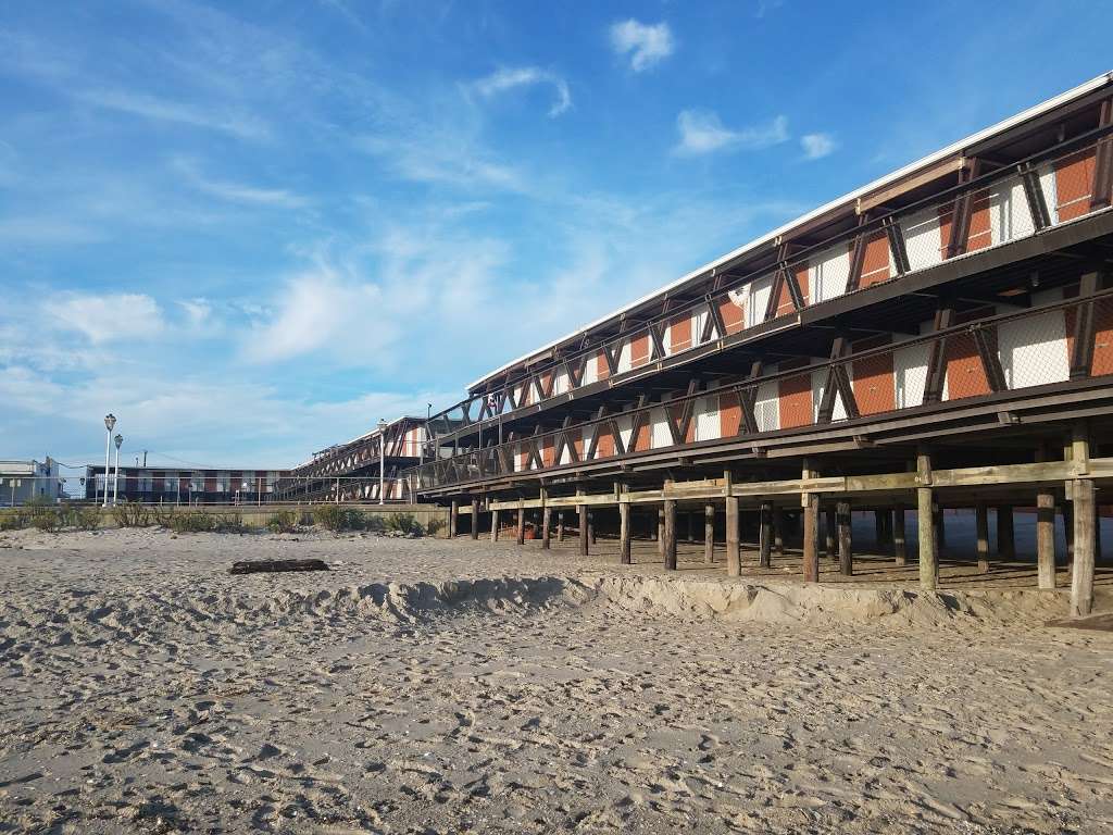 Silver Gull Beach Club | 1 Beach 193rd St, Breezy Point, NY 11697, USA | Phone: (718) 634-1500