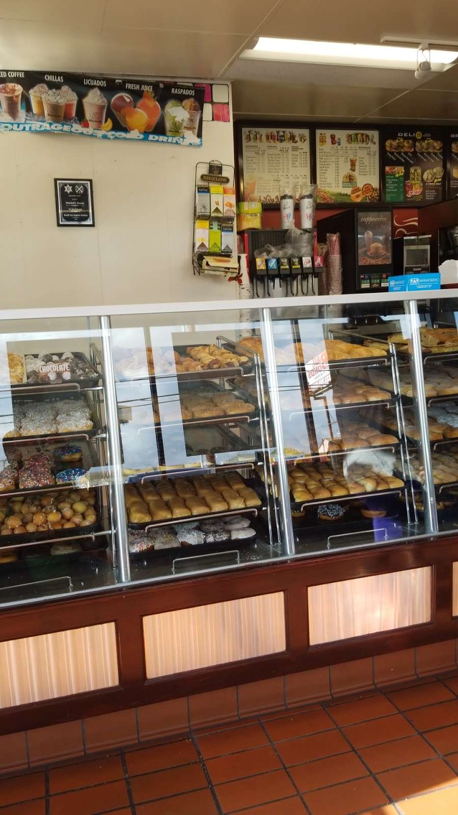 Winchells Donut House | 1404 W Imperial Hwy, Los Angeles, CA 90047 | Phone: (323) 754-8346