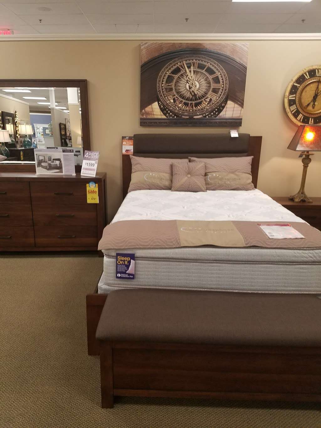 Raymour & Flanigan Furniture and Mattress Store | 2200 Chemical Rd, Plymouth Meeting, PA 19462 | Phone: (484) 567-2044