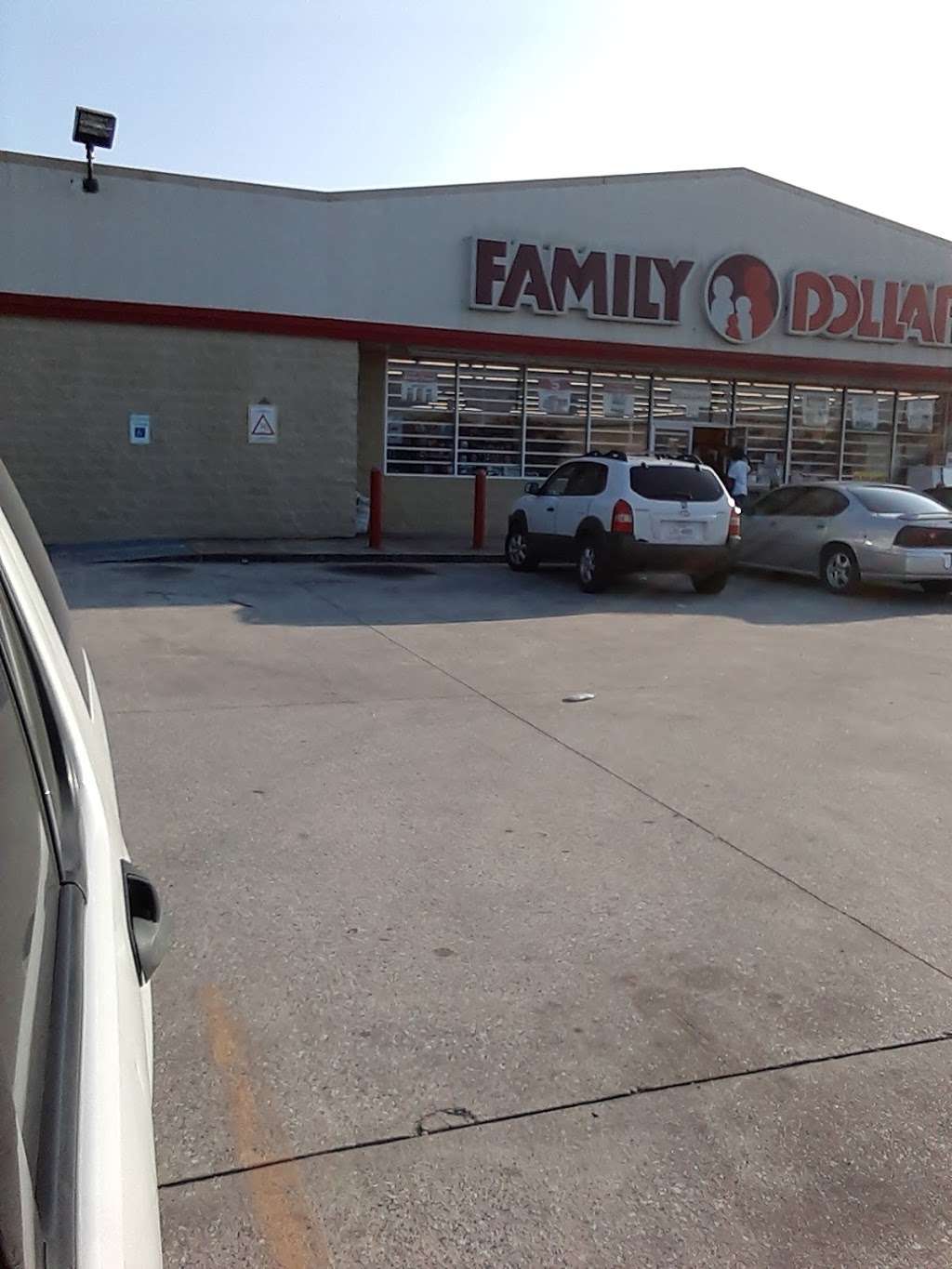 Family Dollar | 5835 W Mt Houston Rd, Houston, TX 77088, USA | Phone: (281) 272-8839