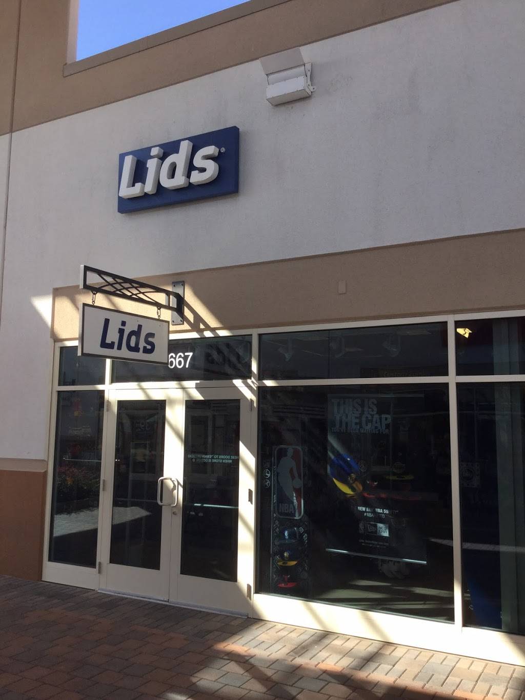 Locker Room by Lids | 2950 W Interstate 20 SP345, Grand Prairie, TX 75052 | Phone: (972) 606-4812