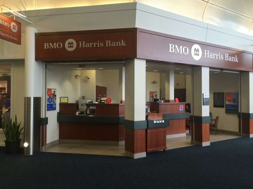 BMO Harris Bank | 5300 S Howell Ave, Milwaukee, WI 53207 | Phone: (414) 747-1630