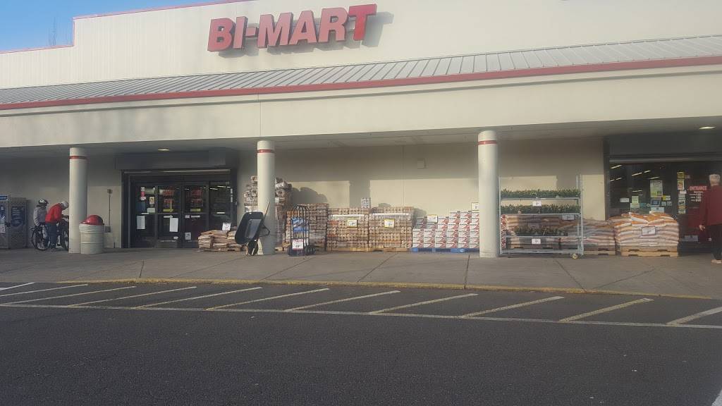 Bi-Mart Membership Discount Stores | 4315 SE Woodstock Blvd, Portland, OR 97206, USA | Phone: (503) 771-1001