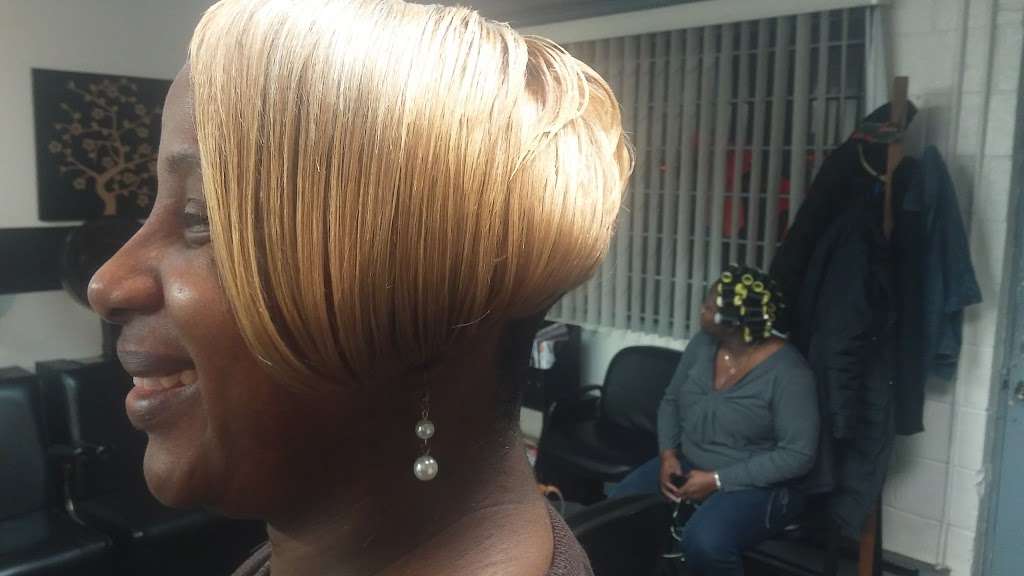 Loose Endz Hair Salon | 3664 Beatties Ford Rd, Charlotte, NC 28216, USA | Phone: (704) 393-5816