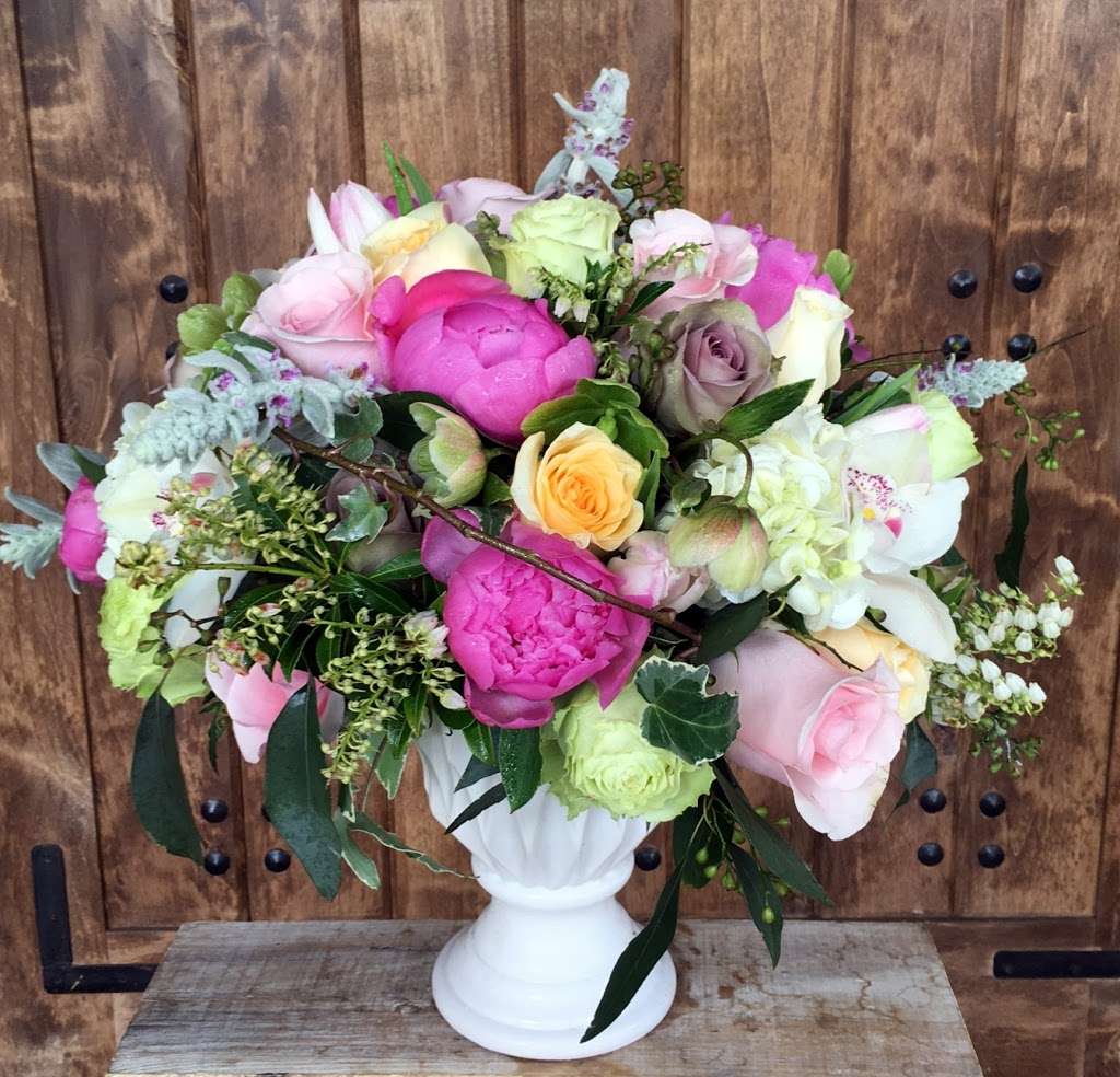 Joan's Flower Shop 22601 Lassen St, Chatsworth, CA 91311, USA