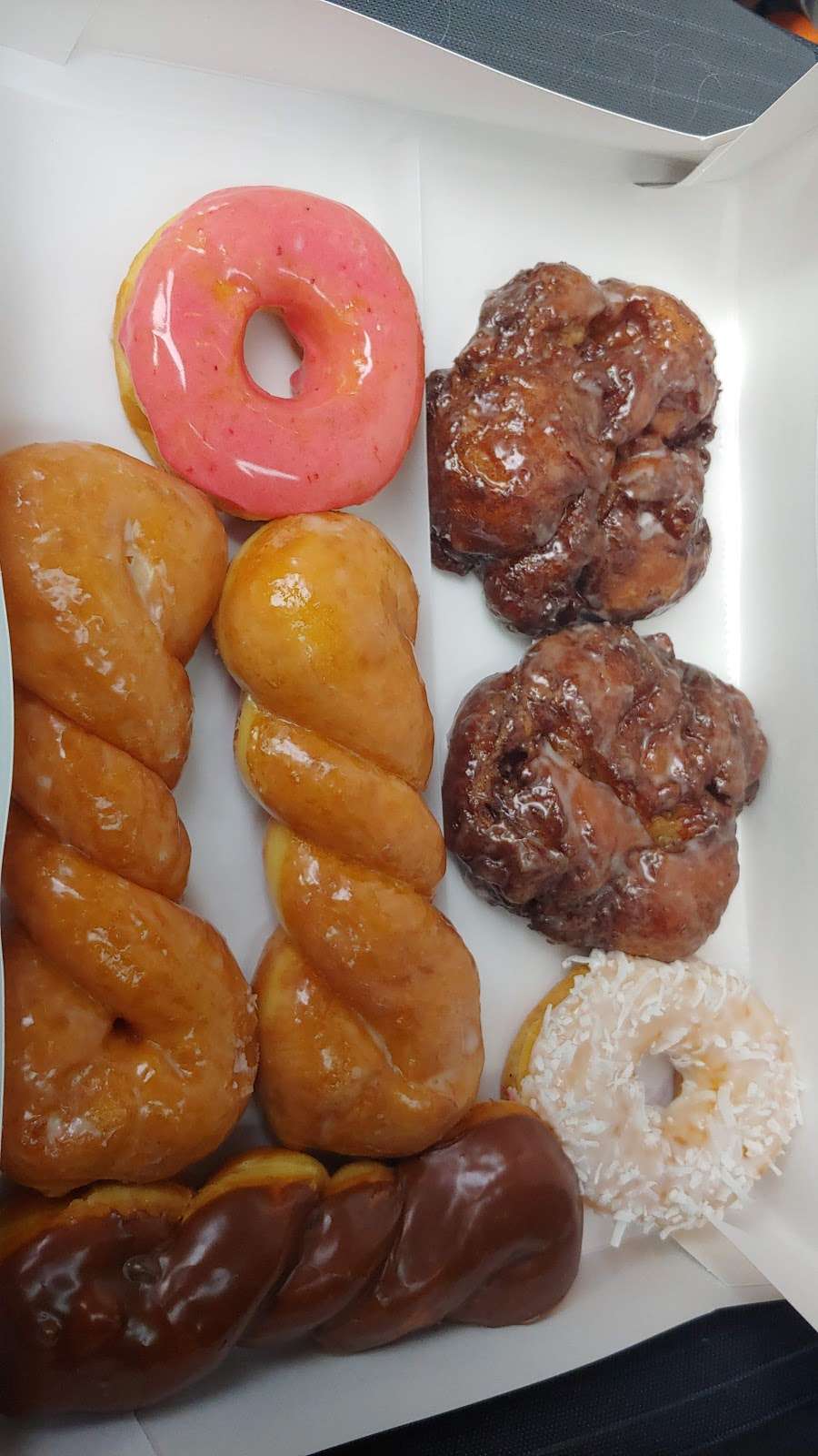 Ruby donut shop | 210 W Main St, Ayer, MA 01432 | Phone: (978) 487-7986