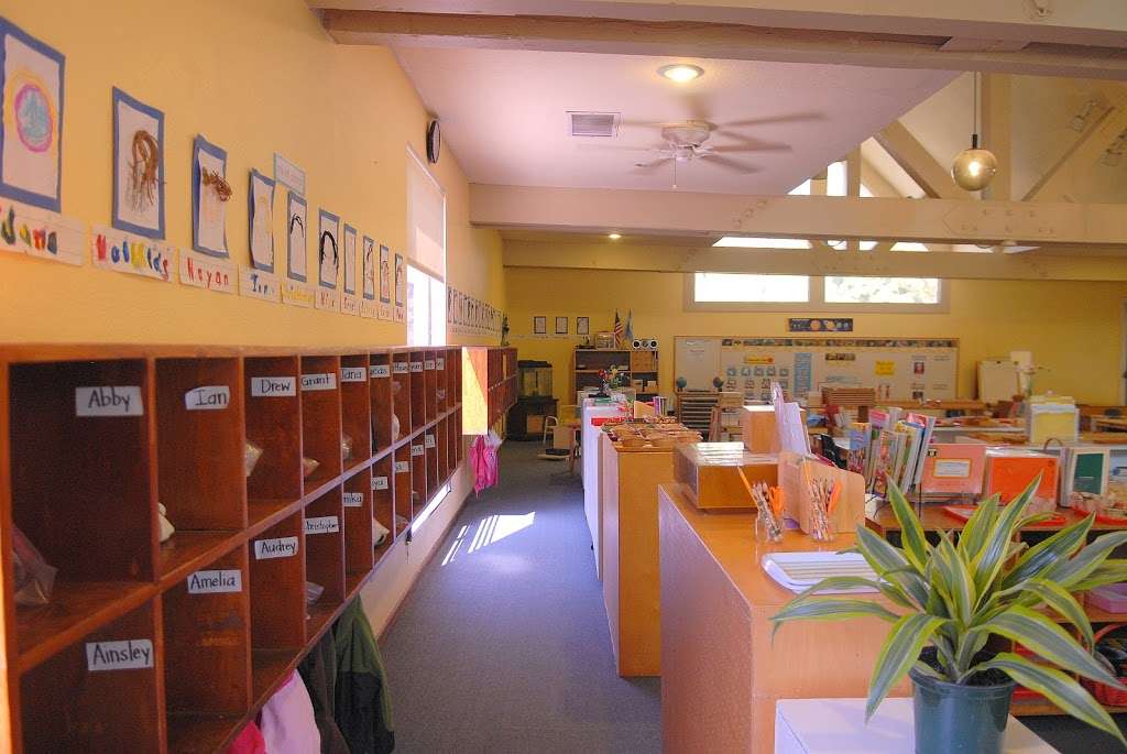 Hillside Montessori School | 19900 El Toro Rd, Silverado, CA 92676, USA | Phone: (949) 858-8818