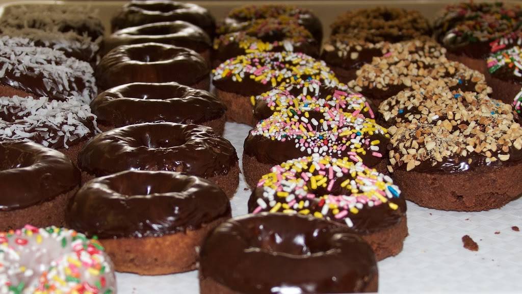 K & C House of Donuts and Mexican Pastries | 7014 N Maple Ave, Fresno, CA 93720 | Phone: (559) 322-6948