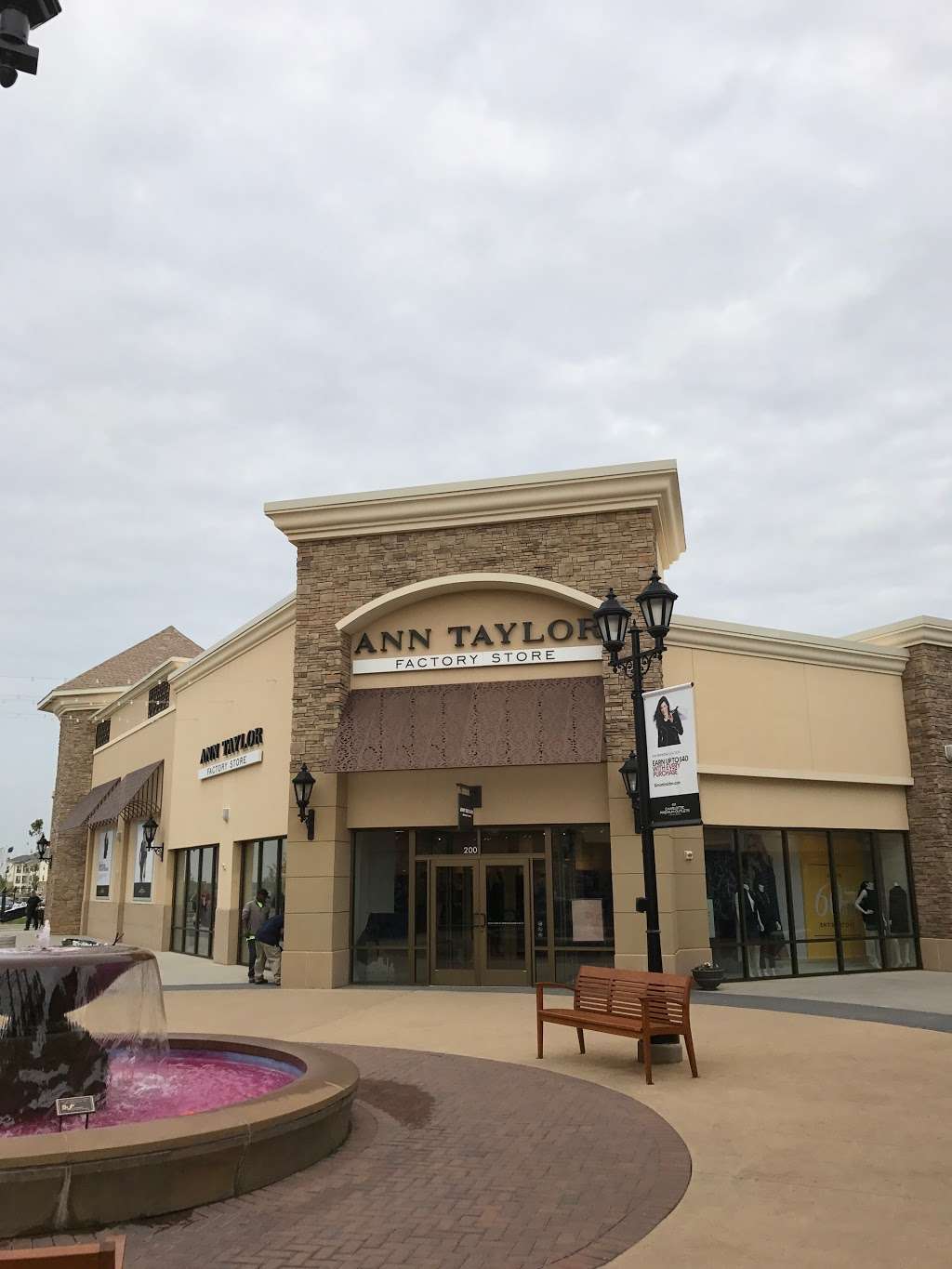 Ann Taylor Factory Store | 5404 New Fashion Way, Charlotte, NC 28278, USA | Phone: (704) 588-7968