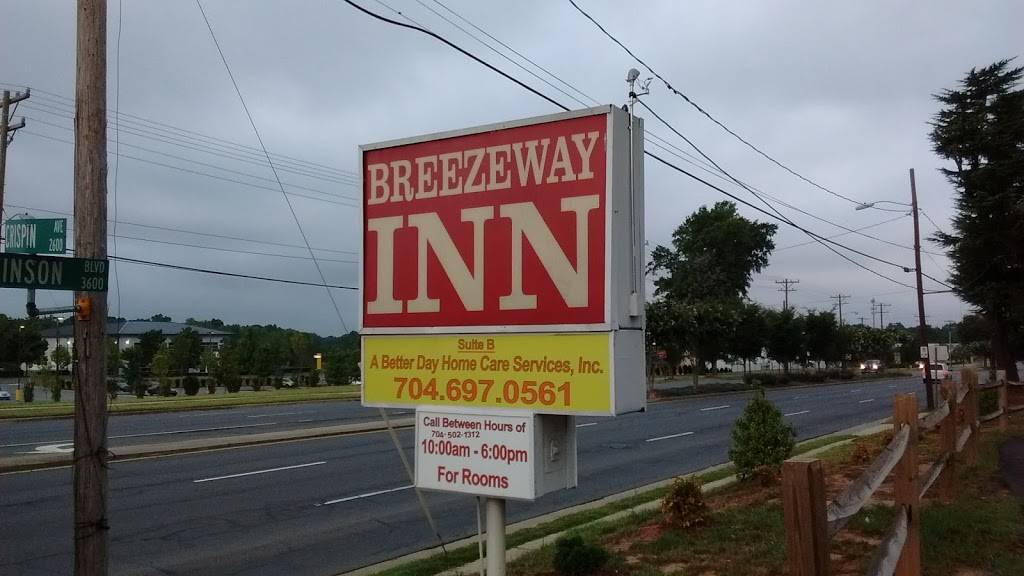 Breezeway Inn | 3600 Wilkinson Blvd, Charlotte, NC 28208, USA | Phone: (704) 502-1312
