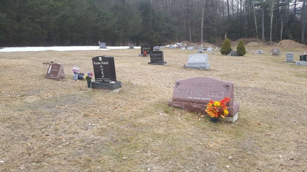 Hopedale Moravian Cemetary | Newfoundland, PA 18445