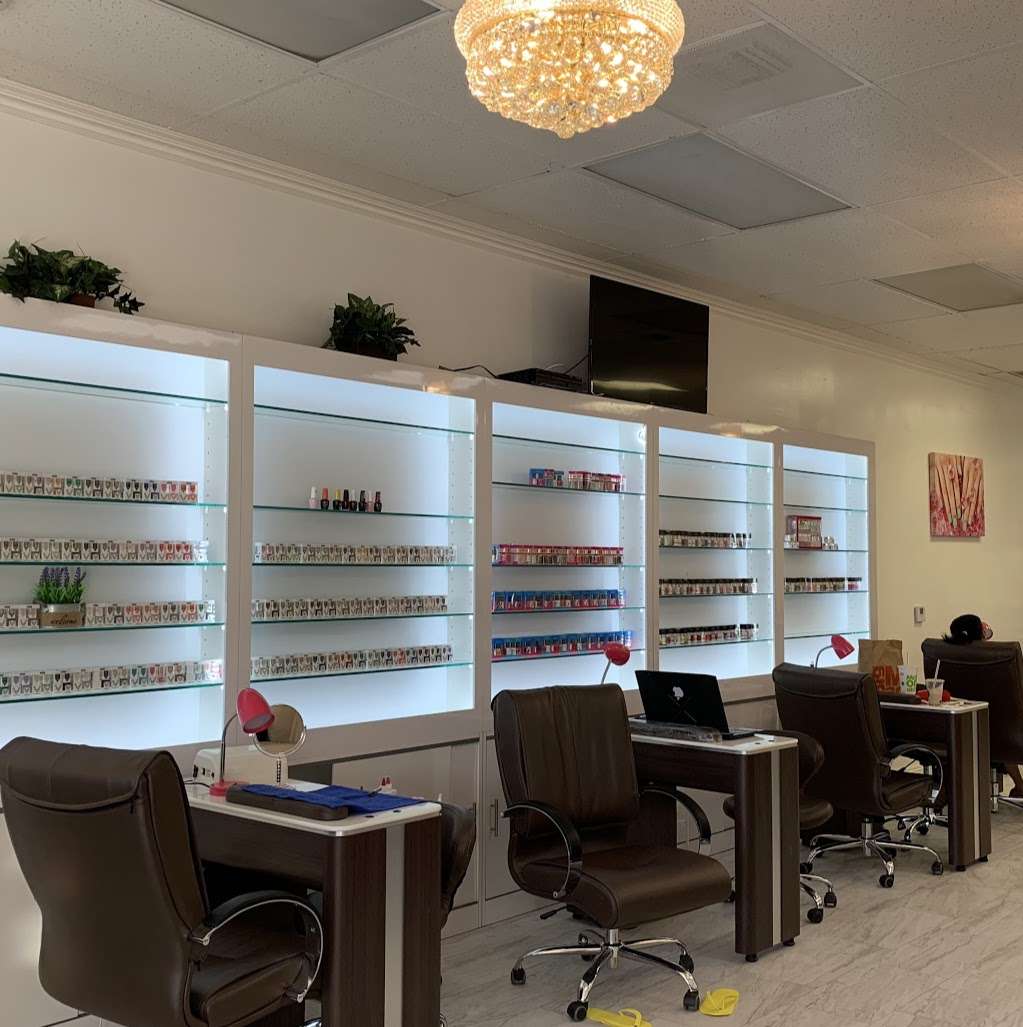 Luxury Nails & Lashes | 179 E Gladstone St, Azusa, CA 91702, USA | Phone: (626) 210-1489