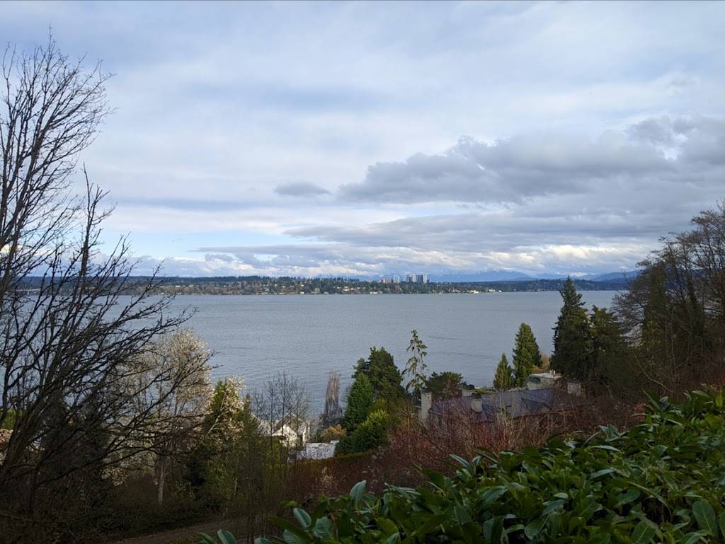 Lakeview Park | 340 37th Ave E, Seattle, WA 98112, USA | Phone: (206) 684-4946