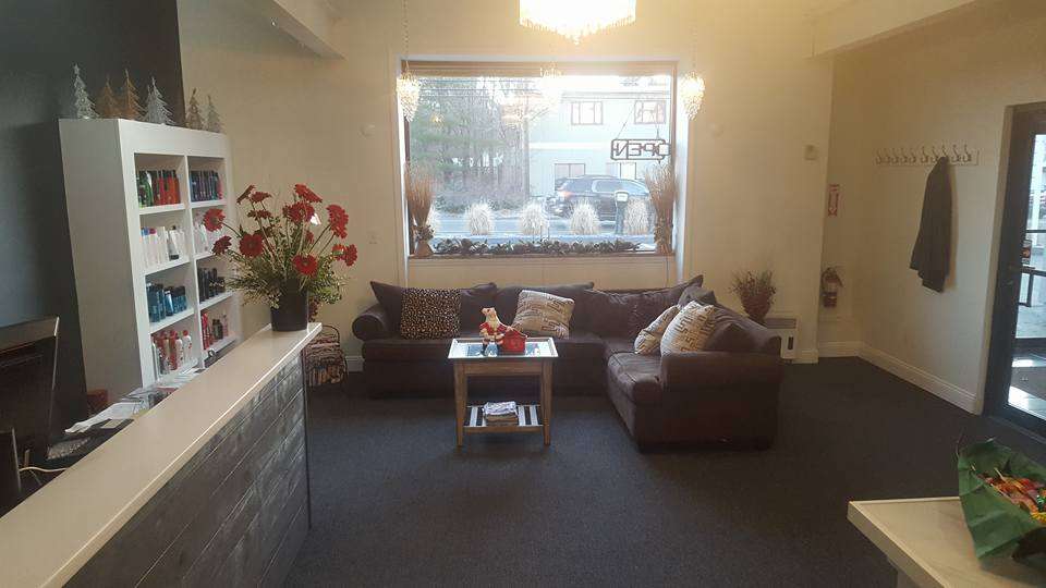 Hair Attraction | 627 Main St, Monroe, CT 06468, USA | Phone: (203) 268-9230