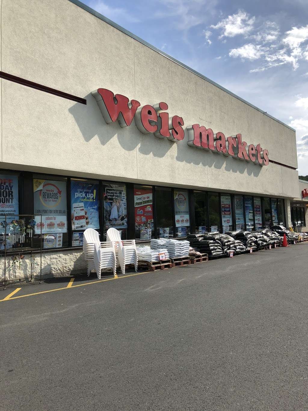 Weis Markets | 1199 Texas Palmyra Hwy, Honesdale, PA 18431, USA | Phone: (570) 253-9797