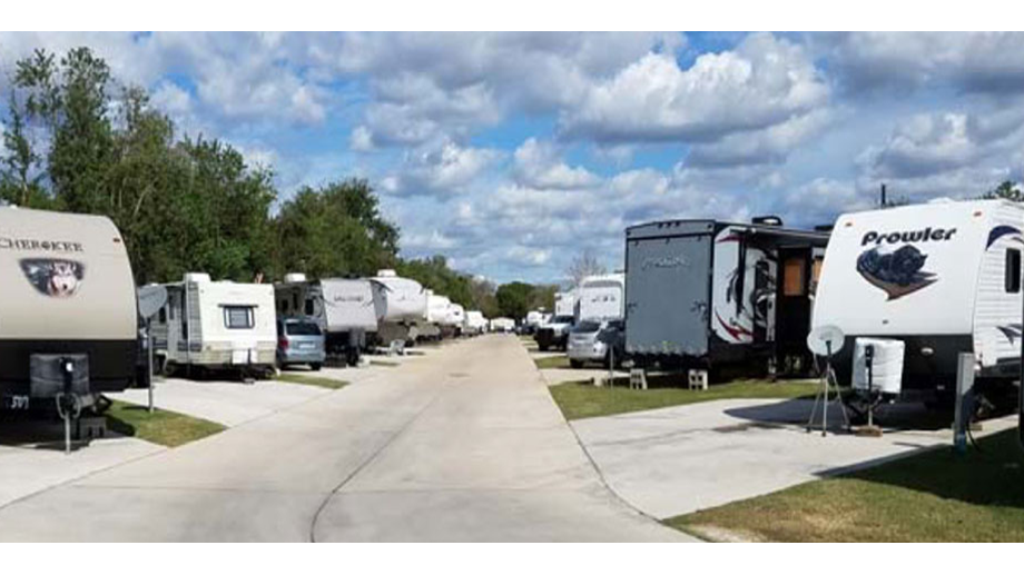 Highland Oaks RV Park | 905 E Wallisville Rd, Highlands, TX 77562, USA | Phone: (281) 426-2314