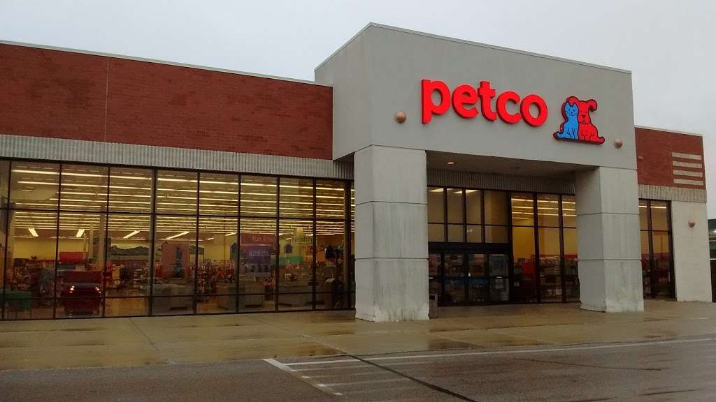 Petco | 3059 S. Oaks Rd, Sturtevant, WI 53177, USA | Phone: (262) 598-1184