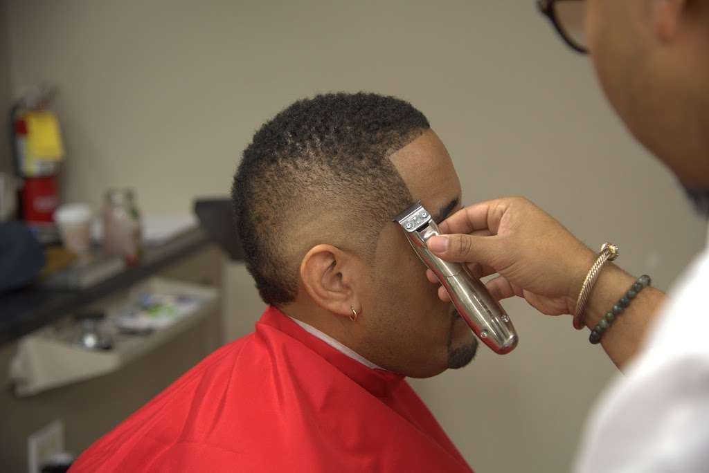 Spirit Clips Barbershop Indy | 3960 Boulevard Pl suite c, Indianapolis, IN 46208 | Phone: (317) 701-6091