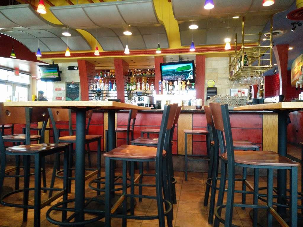 Red Robin Gourmet Burgers and Brews | 5631 W Loop 1604 N, San Antonio, TX 78253, USA | Phone: (210) 509-8200