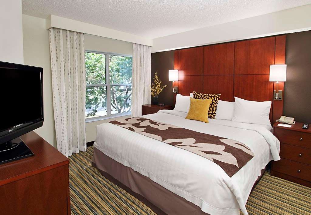 Residence Inn by Marriott Milpitas Silicon Valley | 1501 California Cir, Milpitas, CA 95035, USA | Phone: (408) 941-9222