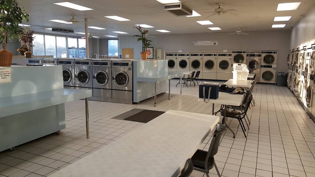 Laundry World - laundry  | Photo 2 of 8 | Address: 6825 Bannister Rd, Kansas City, MO 64134, USA | Phone: (816) 763-8818