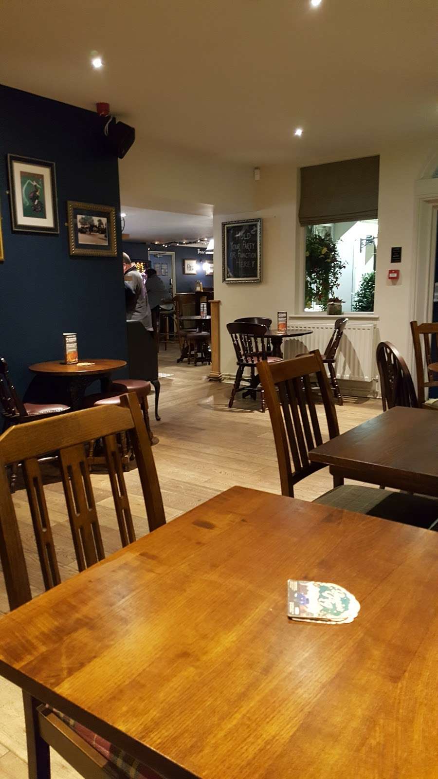 The Queens Head | 66 High Rd Wormley, Broxbourne EN10 6JN, UK | Phone: 01992 275066