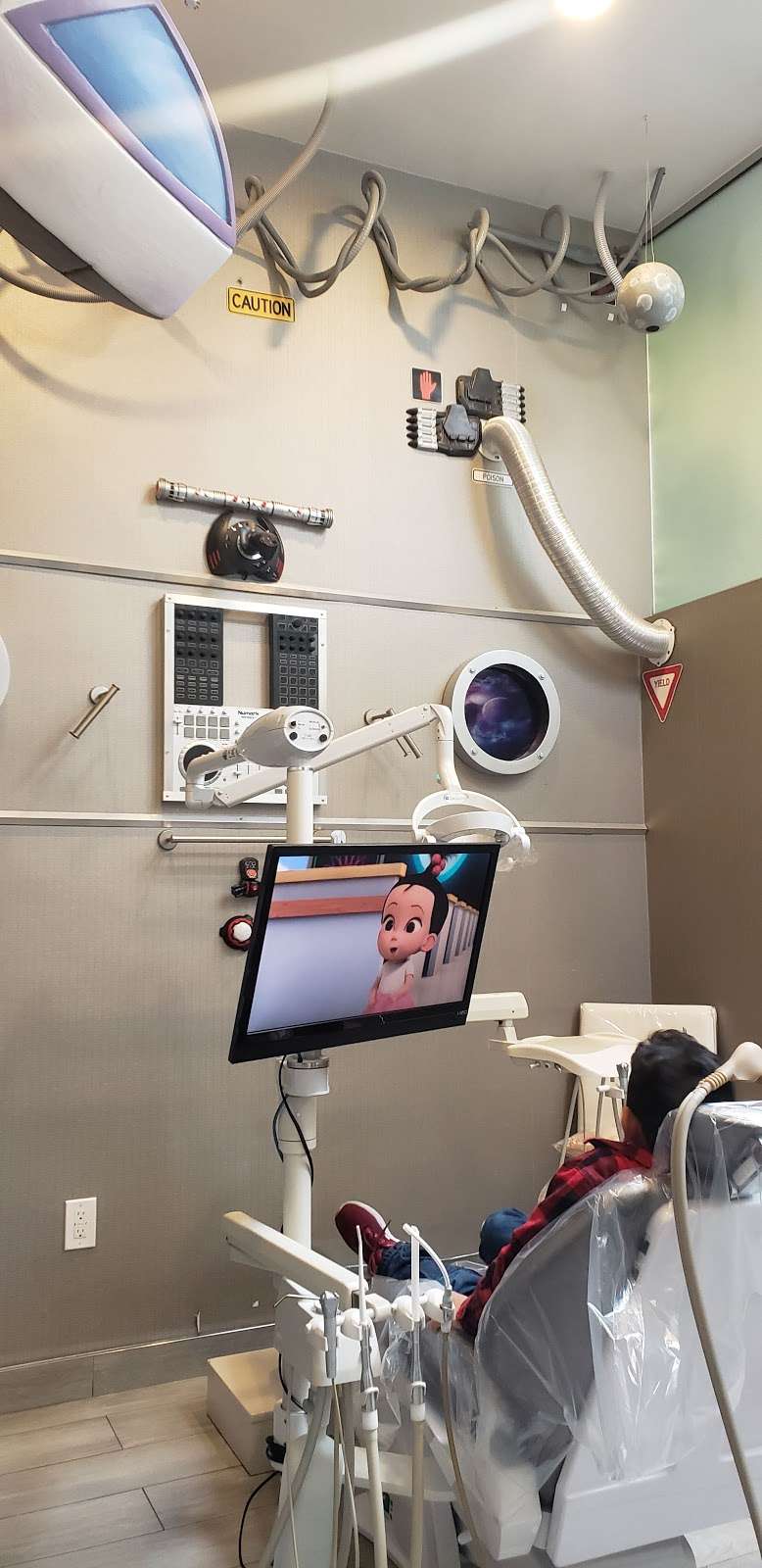 Dr. Niks Childrens Dentistry | S Robertson Blvd, Los Angeles, CA 90035, USA | Phone: (310) 855-9920