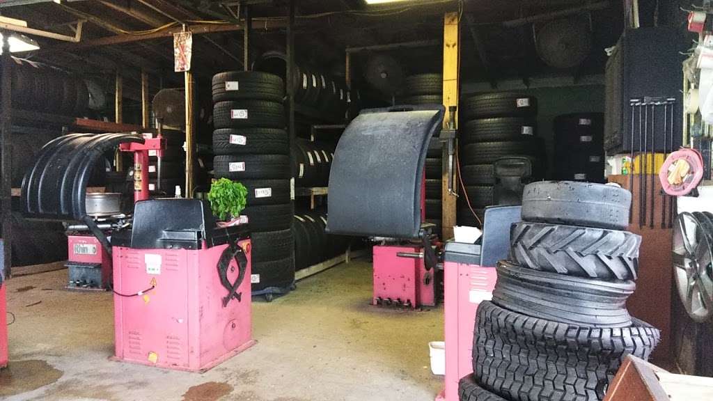 Hermanos Flores Tire Service.. | 14110 Hwy 6, Rosharon, TX 77583, USA | Phone: (832) 866-2286