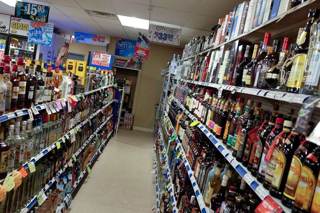 Plympton Convenience & Liquors | 286 Main St, Plympton, MA 02367, USA | Phone: (781) 585-2008