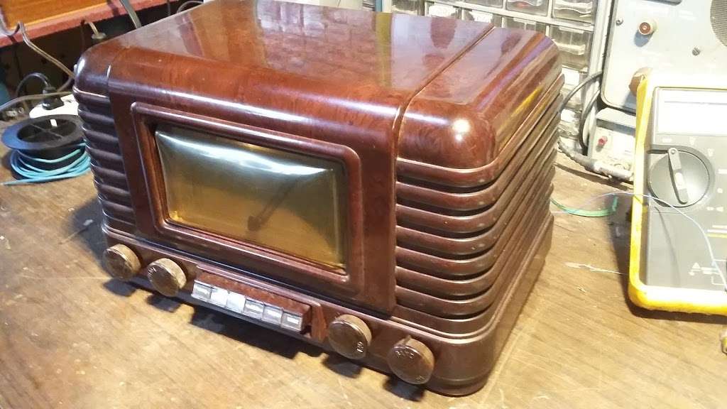 Antique Radio And Television Repair | 18641 County Rd 175 E, Summitville, IN 46070, USA | Phone: (765) 615-2187