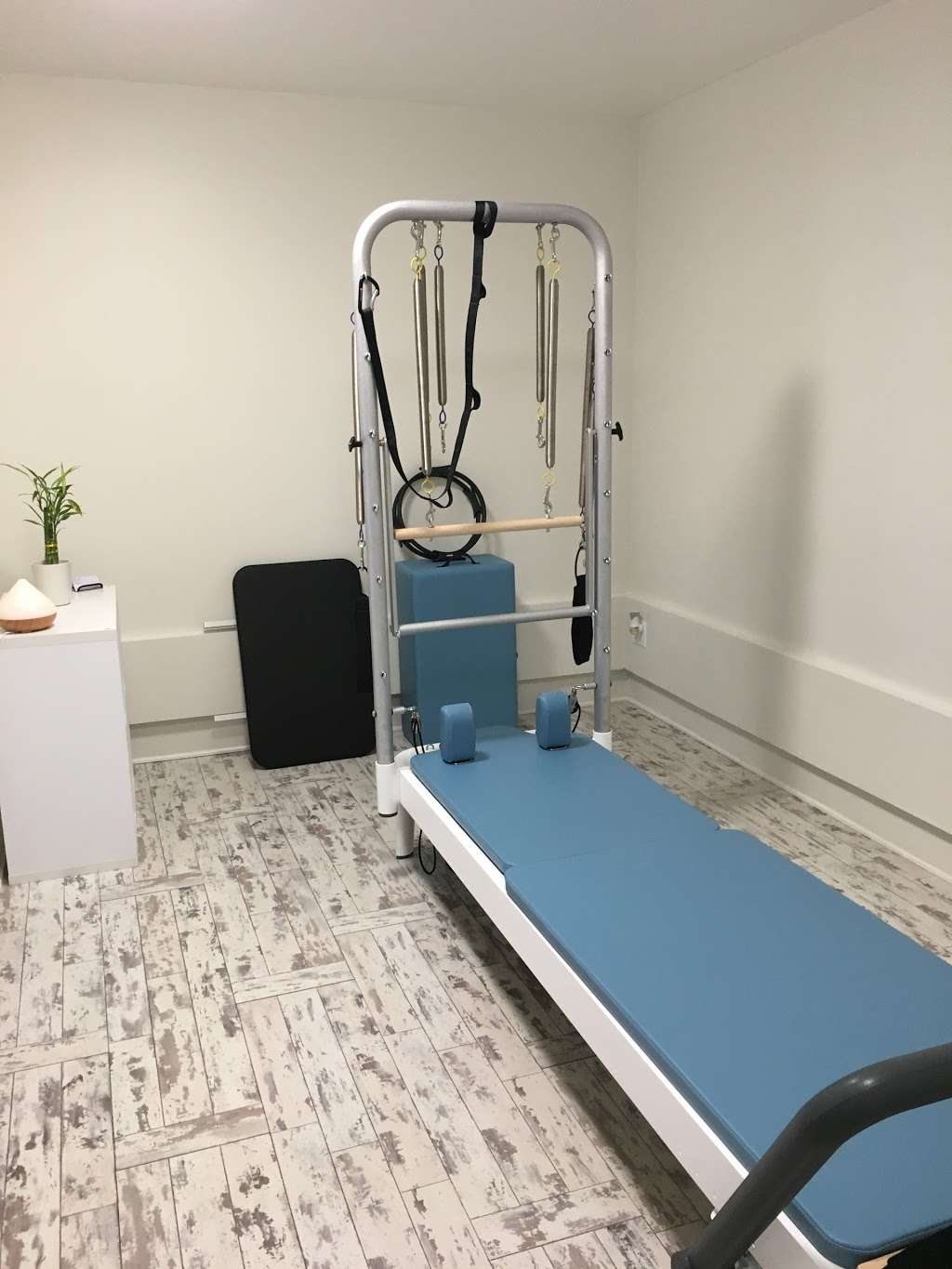 Ashleys Pilates | 1411 Lincoln Blvd ste c, Venice, CA 90291 | Phone: (310) 902-2835